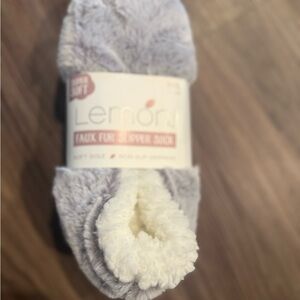 Lemoni Faux Fur Slipper Socks - Gray and Cream